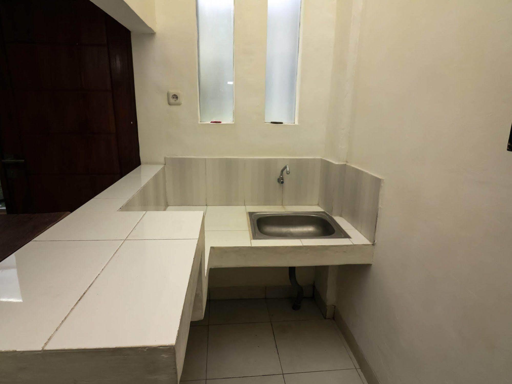 Super Oyo 91495 Hotel Indah Residence Denpasar Eksteriør bilde