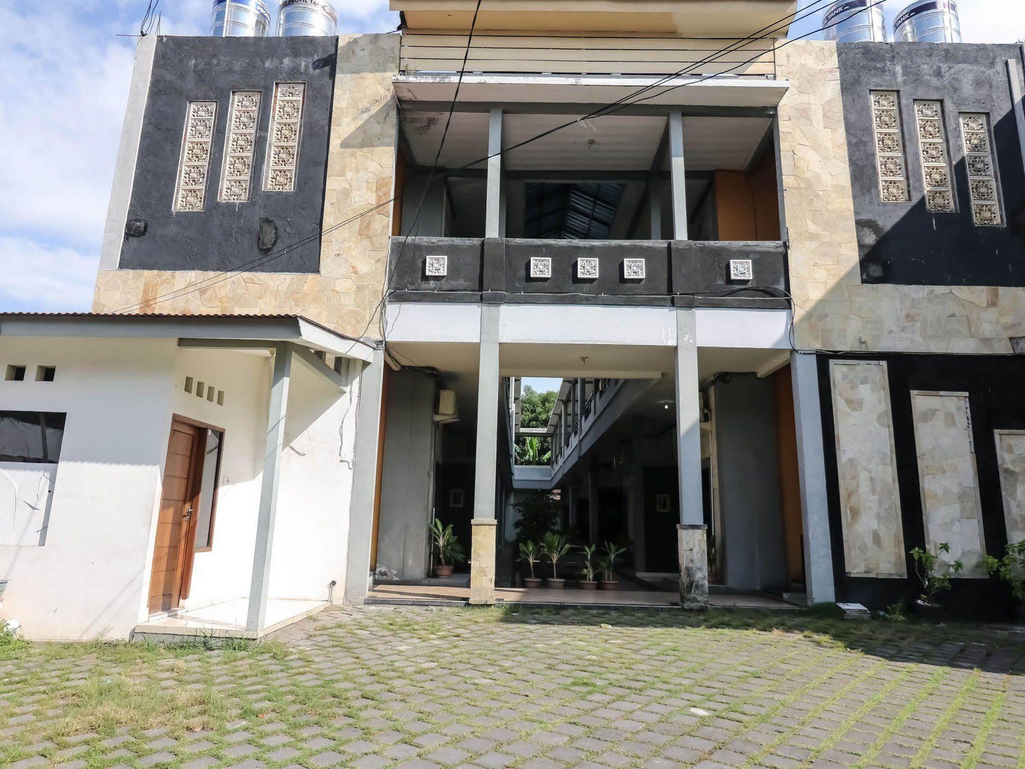Super Oyo 91495 Hotel Indah Residence Denpasar Eksteriør bilde