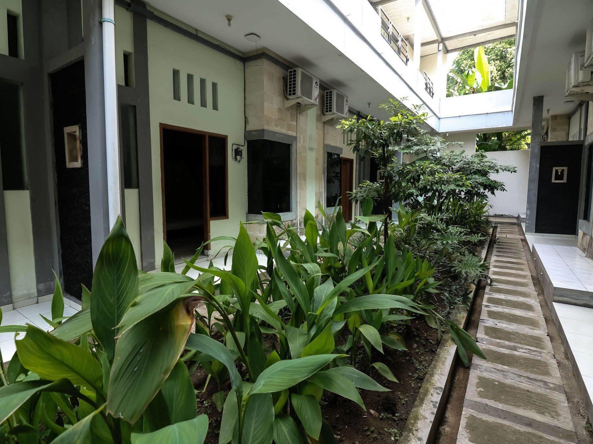 Super Oyo 91495 Hotel Indah Residence Denpasar Eksteriør bilde